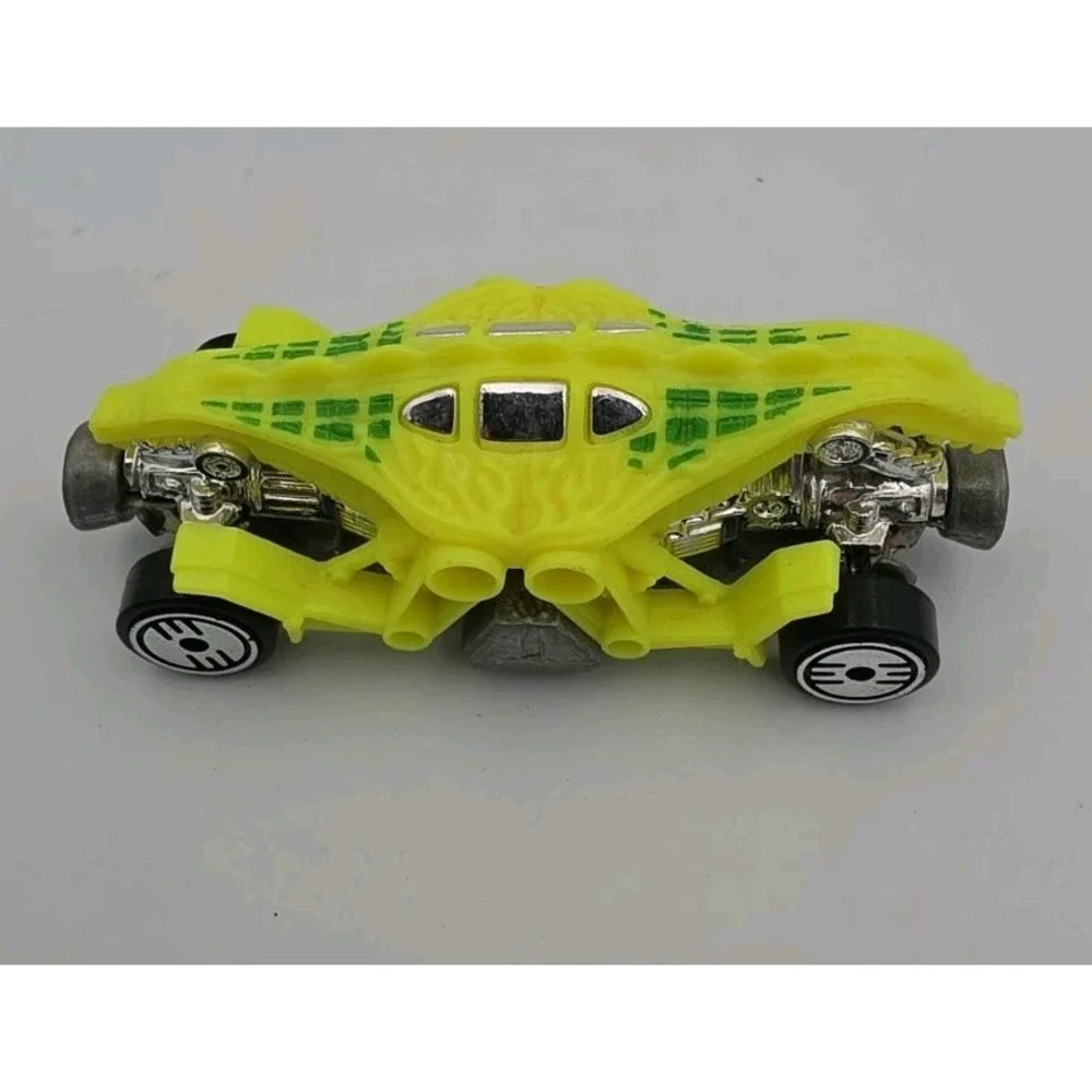 Retro Hot Wheels 1987 Rodzilla Green Dragon And 1985 Double Demon Yellow Dragon